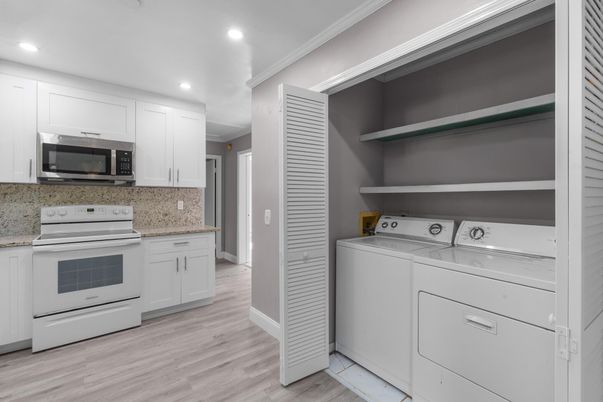Interior, Recessed Lighting, Utility Closets, Washer, Wood Texture Flooring