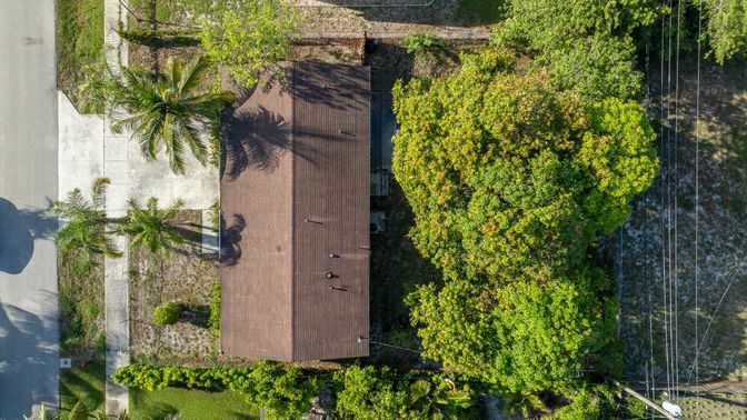 Exterior, Drone