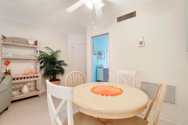 Dining room, Interior