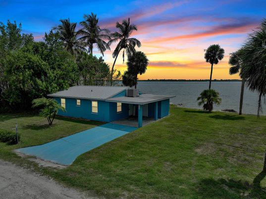Backyard, Exterior, Lake