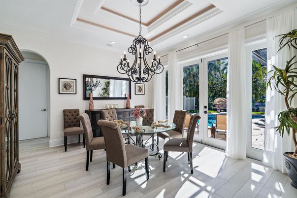 Chandelier, Dining room, Interior, Recessed Lighting, Wood Texture Flooring