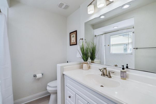 Bathroom, Interior, Recessed Lighting