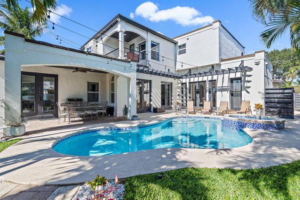 Exterior, Pool