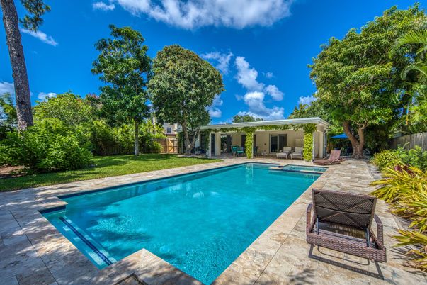 Exterior, Pool
