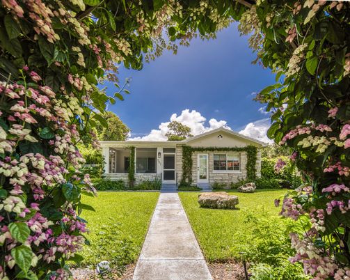Backyard, Exterior, Facade, Ranch