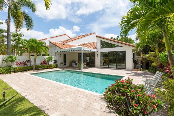 Exterior, Pool