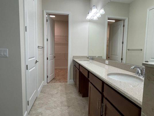 Bathroom, Dual Sink Vanities, Interior, Recessed Lighting