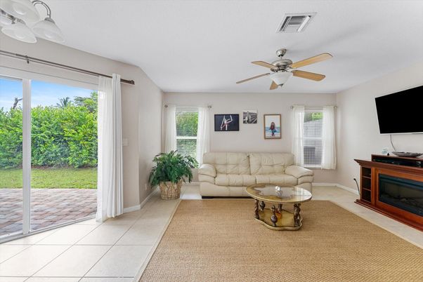 Fireplace, Interior, Living room