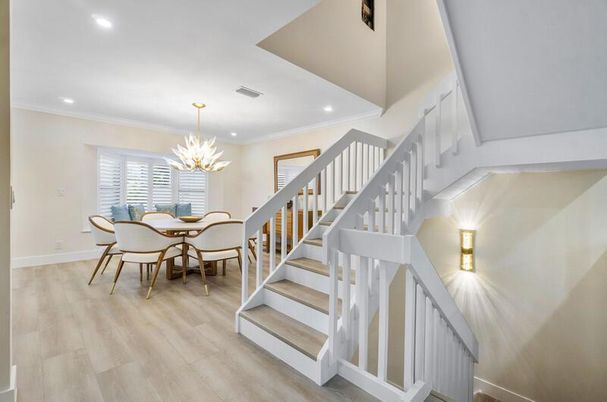 Chandelier, Dining room, Interior, Recessed Lighting, Wood Texture Flooring