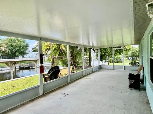 Interior, Sun Room, Water