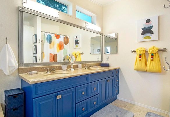 Bathroom, Dual Sink Vanities, Interior