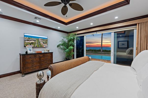 Bedroom, Interior, Recessed Lighting, Water