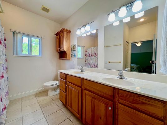 Bathroom, Dual Sink Vanities, Interior
