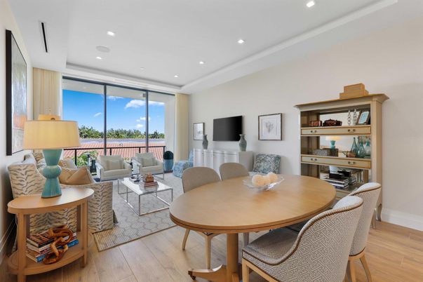 Dining room, Interior, Living room, Recessed Lighting, Wood Texture Flooring