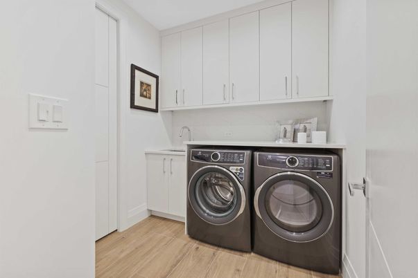 Interior, Washer, Wood Texture Flooring