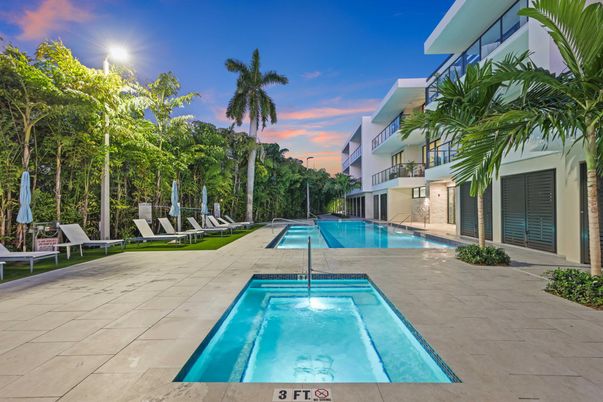 Exterior, Pool