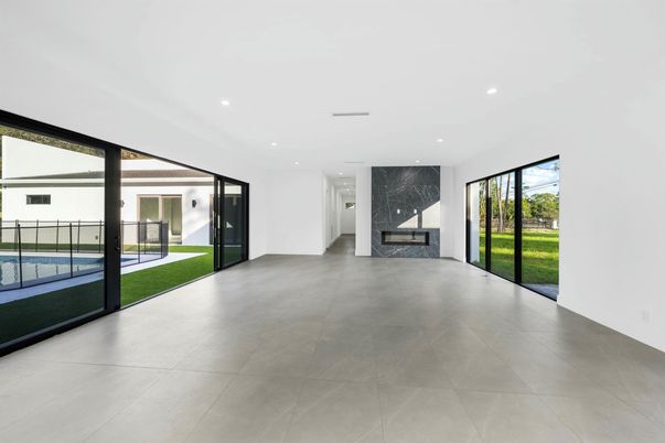 Empty room, Interior, Recessed Lighting