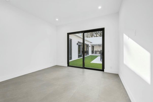 Empty room, Interior, Recessed Lighting