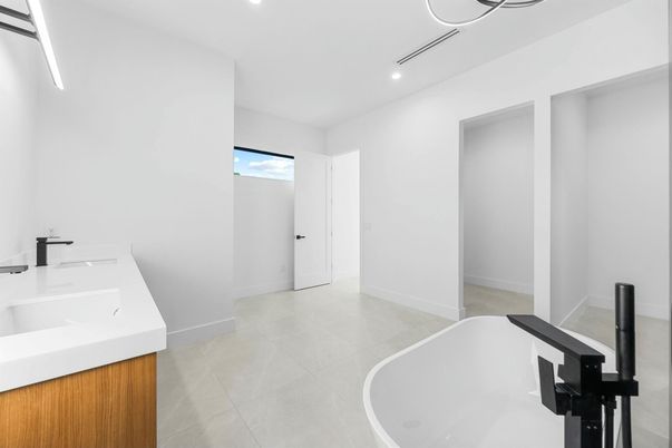 Bathroom, Dual Sink Vanities, Free Standing Baths, Interior, Recessed Lighting
