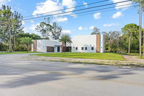 Exterior, Facade, None