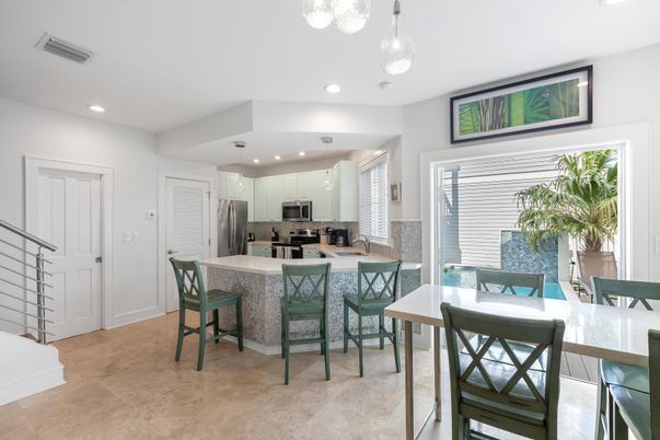 Dining room, Interior, Kitchen, Pendant Lights, Recessed Lighting, Stainless Steel Appliances