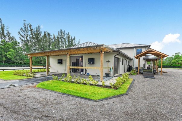 Backyard, Exterior