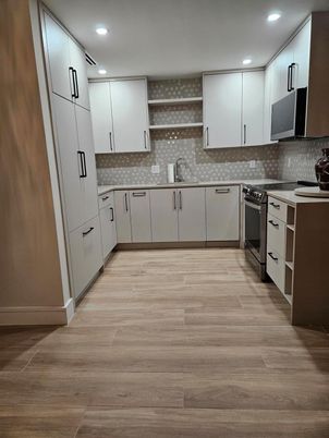 Interior, Kitchen, Recessed Lighting, Wood Texture Flooring