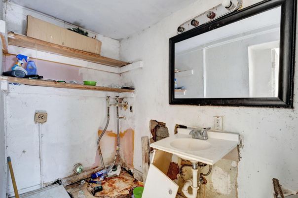 Bathroom, Interior