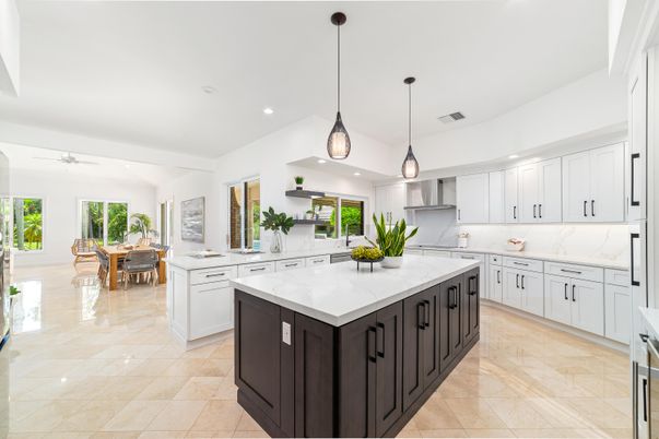 Dining room, Interior, Kitchen, Pendant Lights, Recessed Lighting, Stainless Steel Appliances