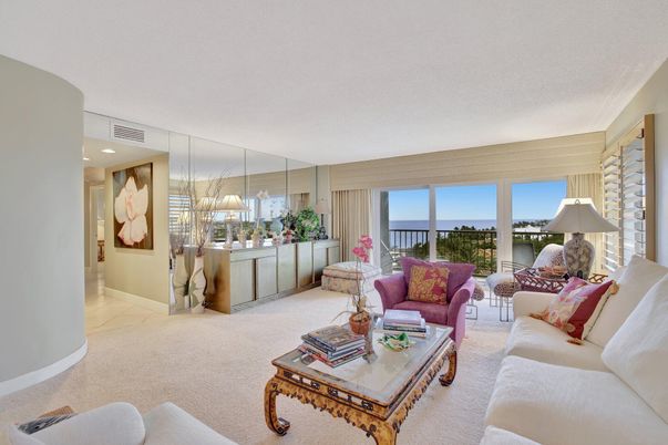 Interior, Living room, Recessed Lighting, Water