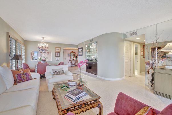 Chandelier, Dining room, Interior, Living room, Recessed Lighting