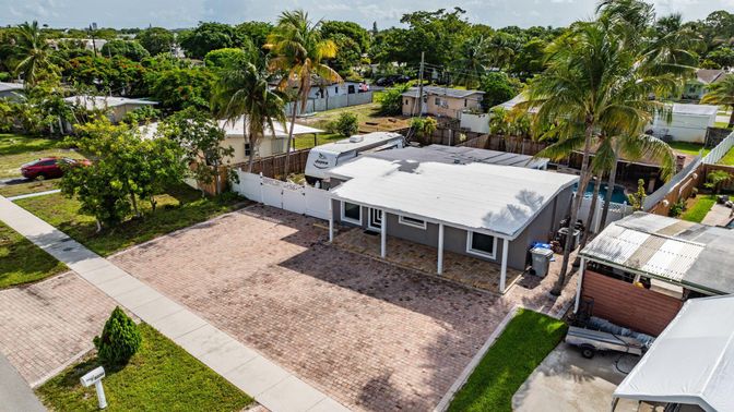 Exterior, Drone