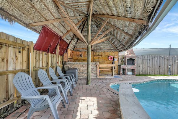 Exterior, Fireplace, Pool