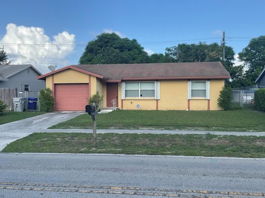 Attached, Exterior, Facade, Ranch