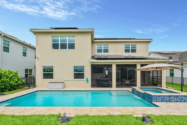 Exterior, Pool