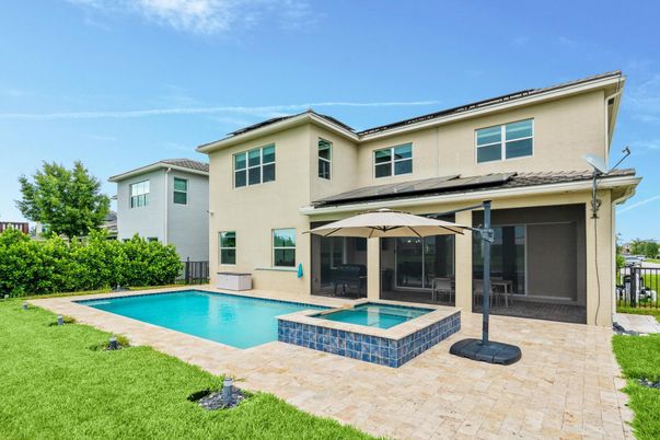 Exterior, Pool