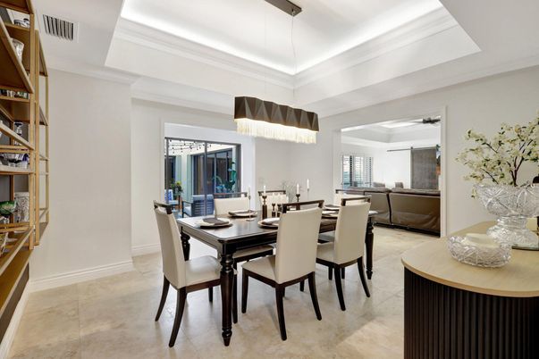 Chandelier, Dining room, Interior, Living room, Pendant Lights