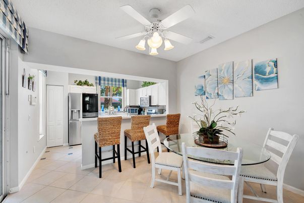 Dining room, Interior, Kitchen, Stainless Steel Appliances