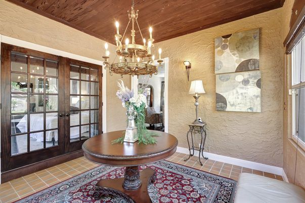 Chandelier, Interior, Wooden Ceilings