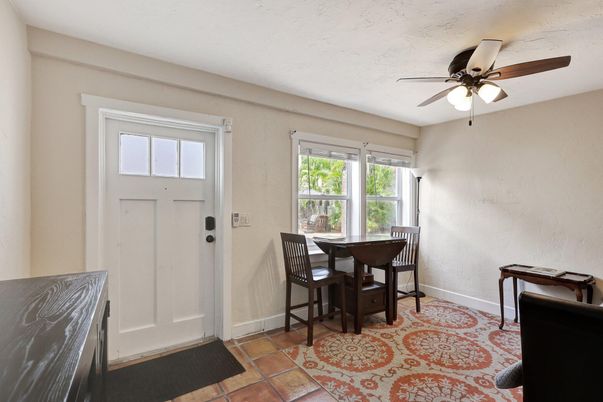 Dining room, Interior