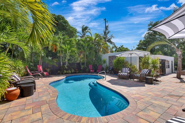 Exterior, Pool