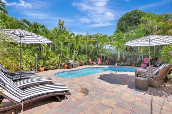 Exterior, Pool