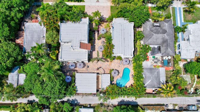 Exterior, Drone