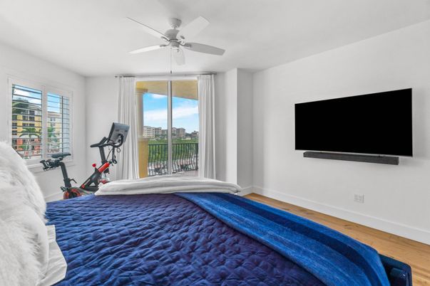 Bedroom, Fitness Equipment, Interior, Wood Texture Flooring