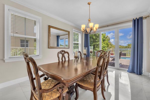 Chandelier, Dining room, Interior, Pendant Lights