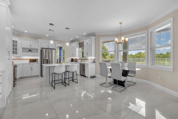 Dining room, Interior, Kitchen, Pendant Lights, Recessed Lighting, Stainless Steel Appliances