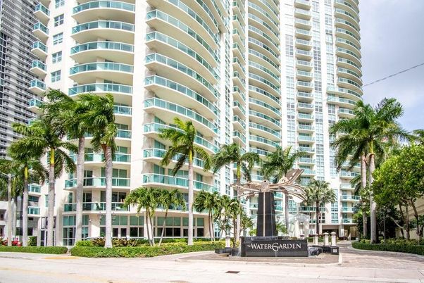Exterior, Facade, Condo Building