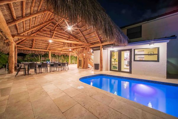 Exterior, Pool
