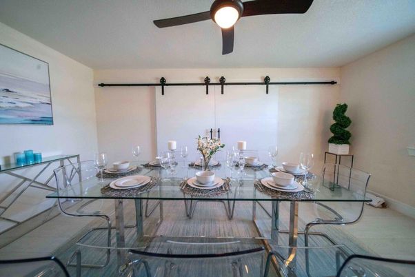 Dining room, Interior