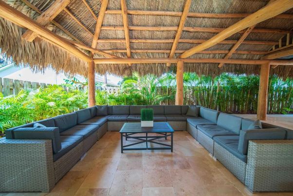 Exterior, Living room